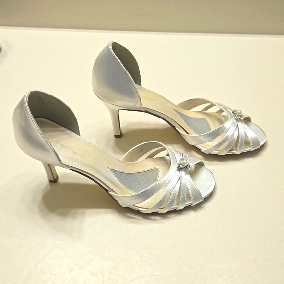 Michaelangelo sz 8.5 white heels - Picture 2 of 13